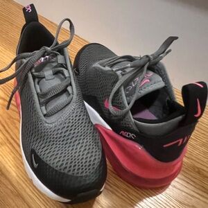 Nike air 270 little kids grey and pink sneaker